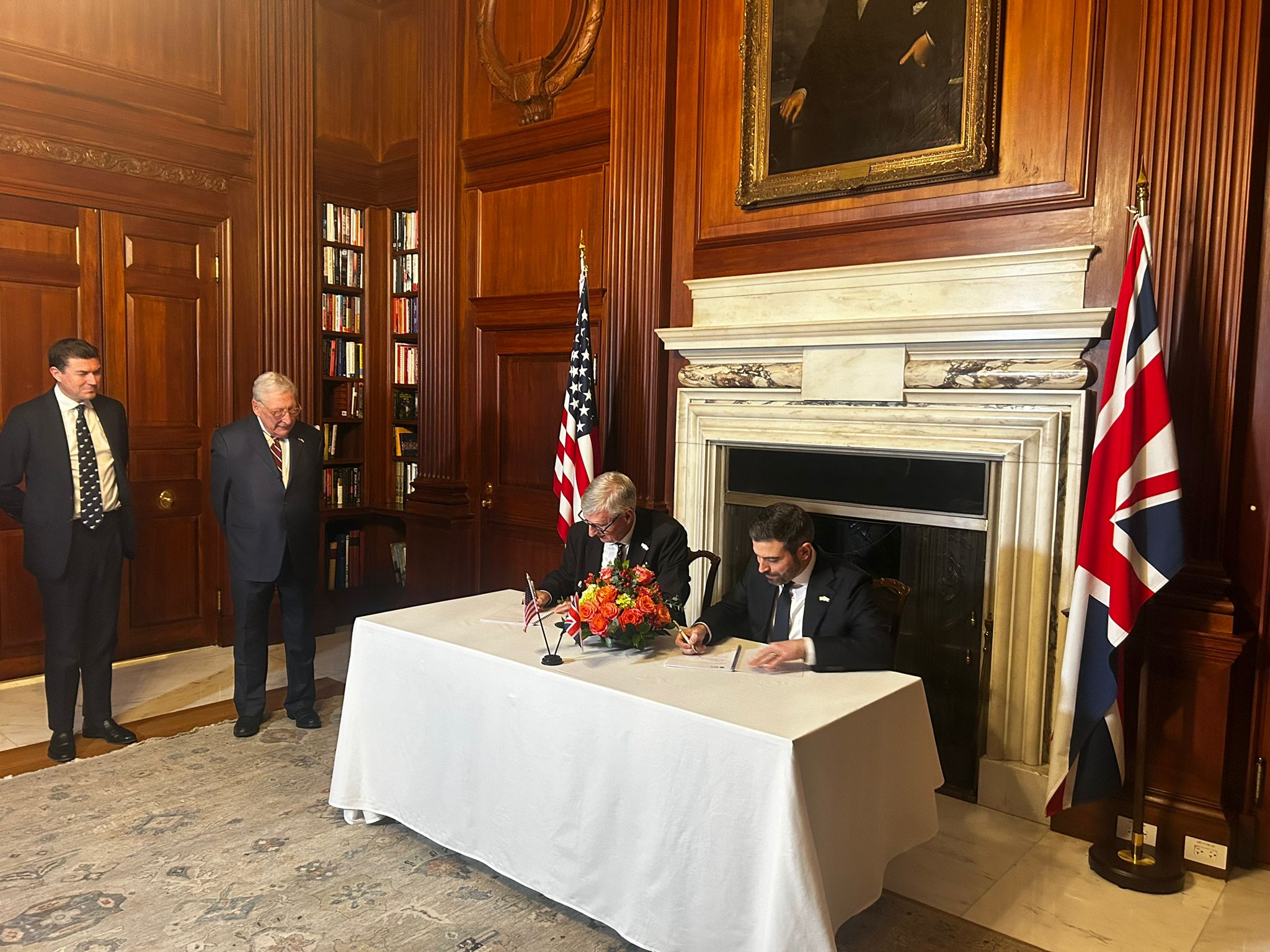 Picture of the signing at the British Embassy, in Washington DC